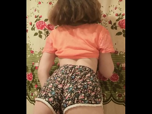 ❤️ Seksi mlada bejba se pred kamero sleče s kratkih hlač ️❌ Porn video pri nas ☑