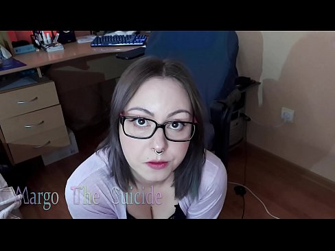❤️ Seksi dekle z očali globoko sesa dildo pred kamero ️❌ Porn video pri nas ☑