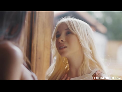 ❤️ Dekle pride domov čez nekaj mesecev in na koncu poje pičko svoje mačehe ️❌ Porn video pri nas ☑