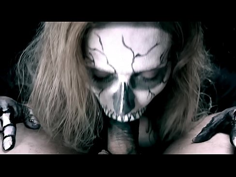 ❤️ Demonsko dekle sesa kurca s svojimi črnimi usti in pogoltne spermo. ️❌ Porn video pri nas ☑