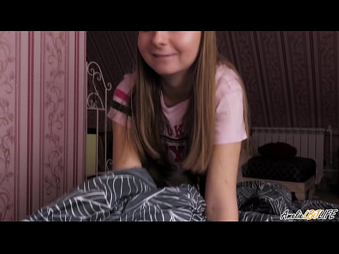 ❤️ Blondinka globoko sesa svojega prijatelja in dobi spermo v usta ️❌ Porn video pri nas ☑